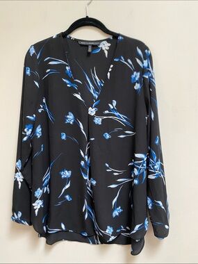 White House Black Market-Black Floral V-Neck Long Sleeve Blouse w/Blue Accents
